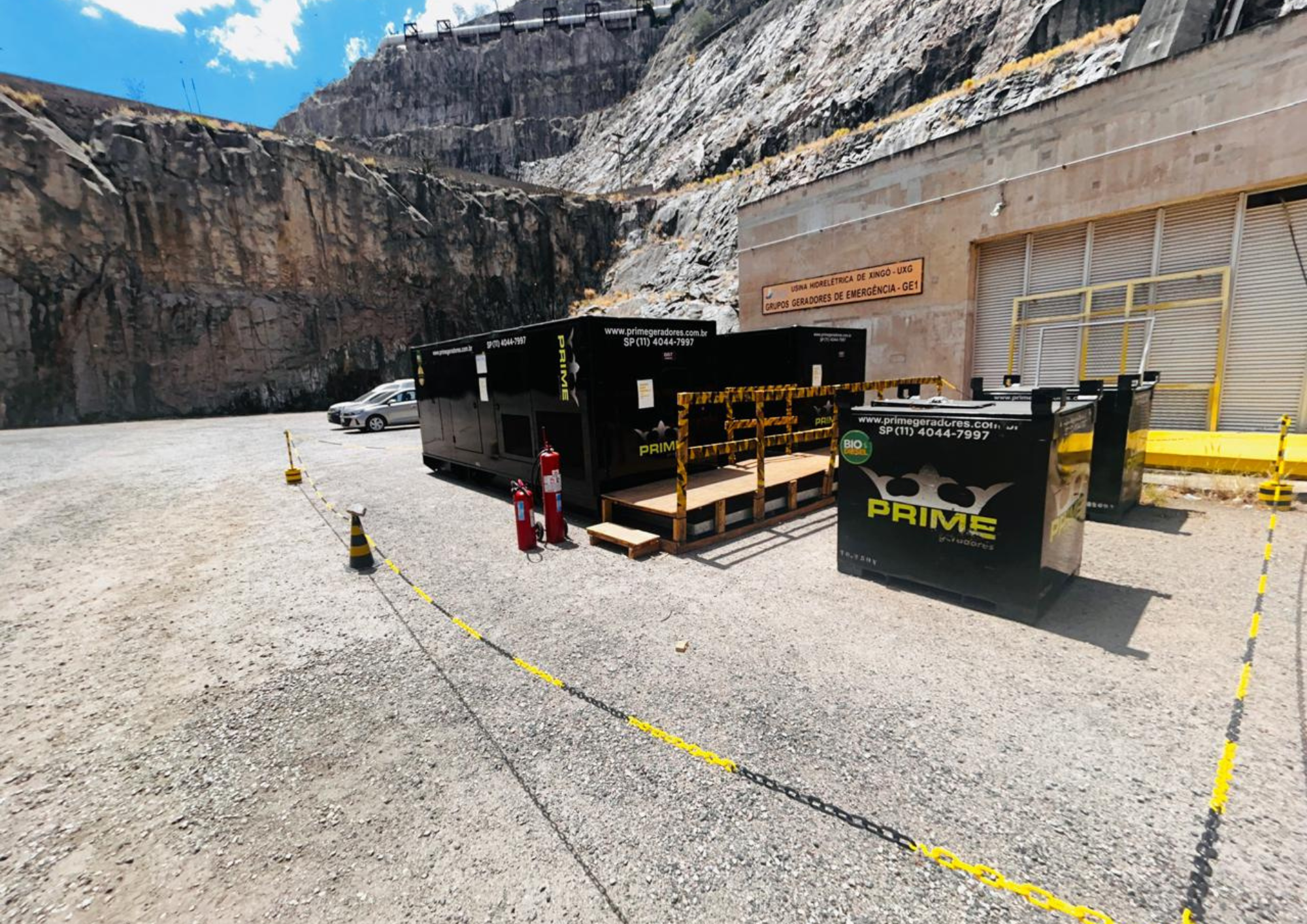 Beige White Minimalist Pattern Page Border Document (A4 Landscape) (1)